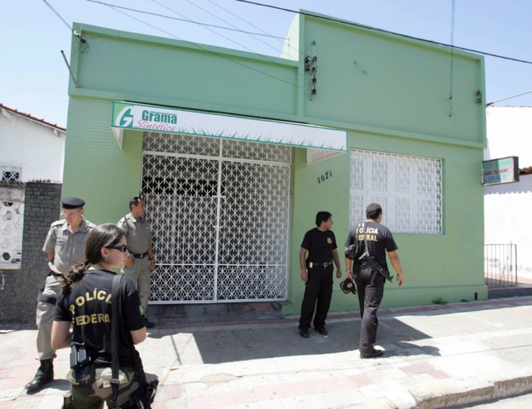 Brazilian police inspect house from where tunnel was dug to rob bank of $68 million in Fortaleza
