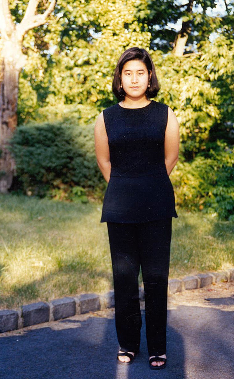 Elizabeth Shin, shown in 1998, was an MIT sophomore when she died in a fire in her dorm room in 2000. Medical examiners determined her death was self-inflicted, but a firefighter who found her believes the blaze was unintentional.
