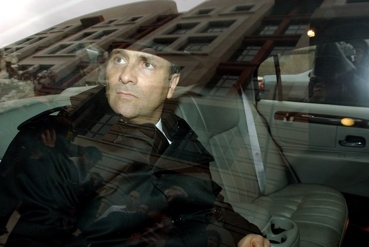 Lobbyist Jack Abramoff pleads guilty to three felony charges