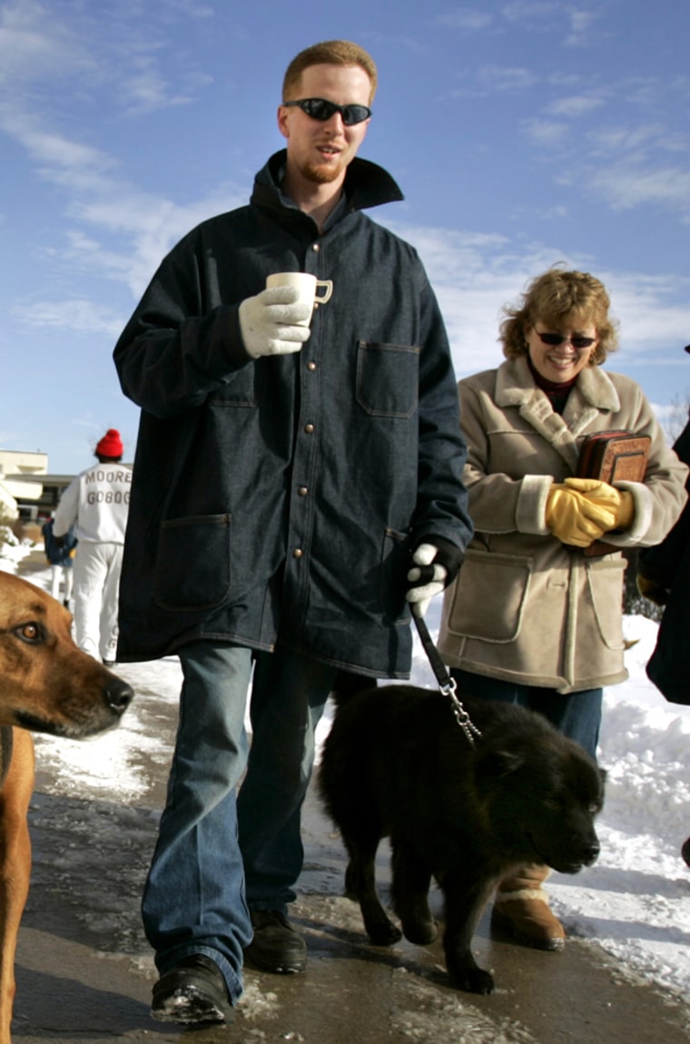 Officials Volunteer Helps Spring Inmate