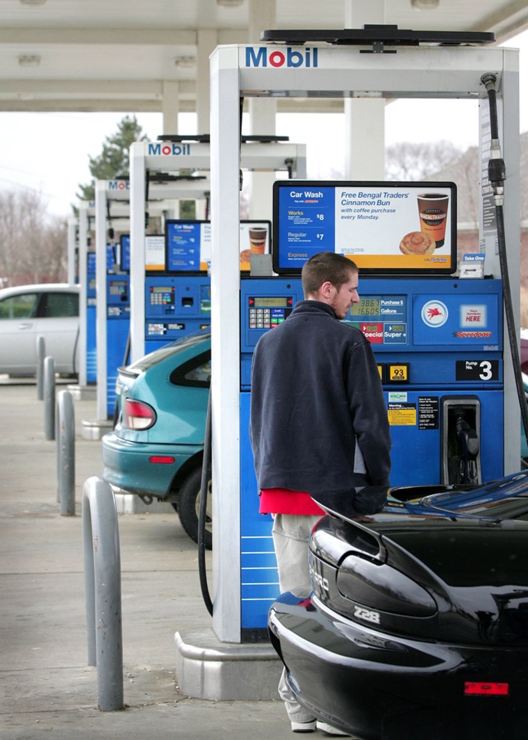 As gas prices fall, station owners' profits rise
