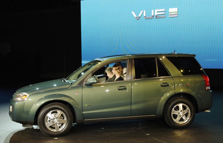 The Saturn Vue hybrid SUV is introduced