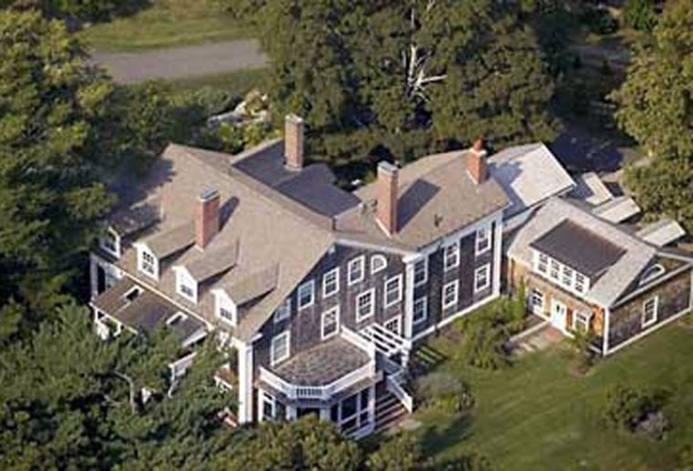 This estate — owned by Fidelity Investments billionaire Abigail Johnson who has a net worth of $13 billion — is located in Milton, Mass.