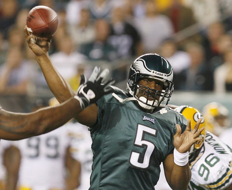 Philadelphia Eagles quarterback McNabb throws against Green Bay Packers in Philadelphia