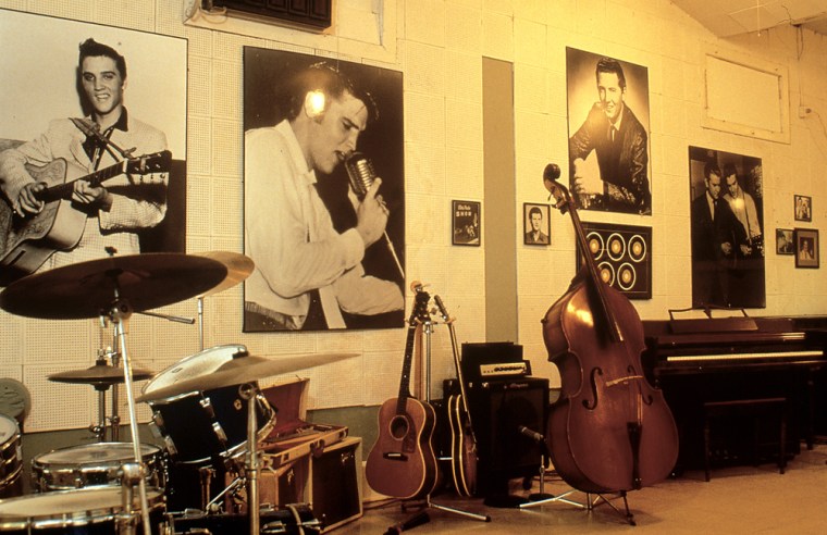 Taken at Sun Studio, this famous photo features some of the greatest performers in Rock'n'Roll history: Elvis Presley, Carl Perkins, Johnny Cash, and Jerry Lee Lewis.