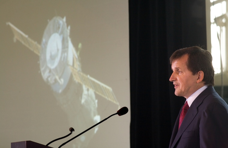 Software engineer and space tourist Charles Simonyi speaks at a press conference at the Museum of Flight in Seattle, Wa. Simonyi is scheduled to fly to the International Space Station aboard Soyuz TMA-10 on March 9, 2007.