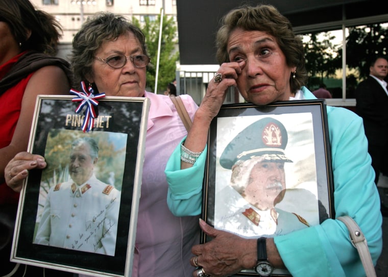 Supporters of former Chilean dictator (1