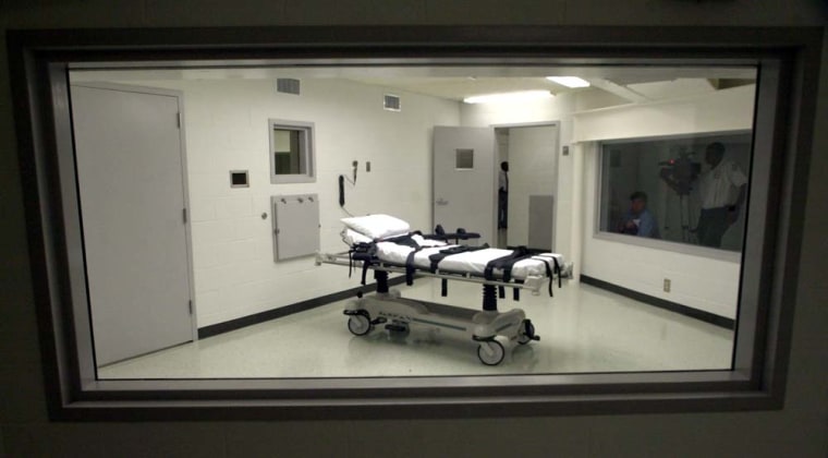 Alabama's  lethal injection chamber at Holman Correctional Facility in Atmore, Ala., is pictured in this 2002 file photo. The number of death sentences handed out in the United States dropped in 2006 to the lowest level since capital punishment was reinstated 30 years ago, reflecting what some experts say is a growing fear that the criminal justice system will make a tragic and irreversible mistake.