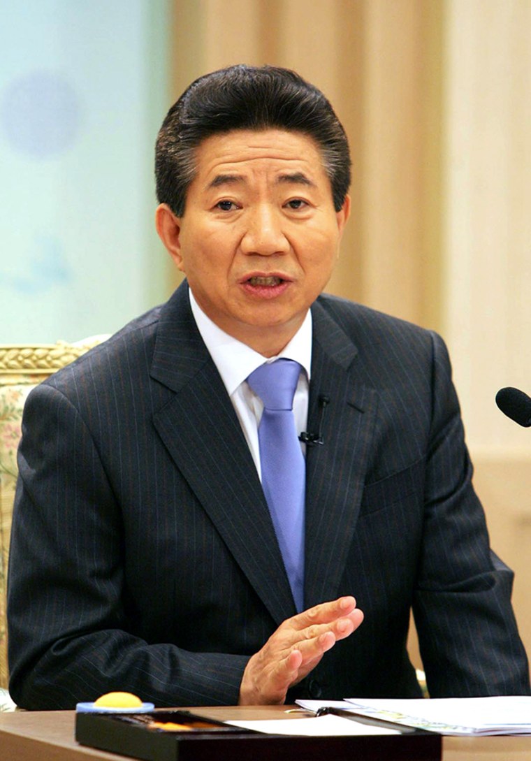 South Korean President Roh Moo-Hyun spea