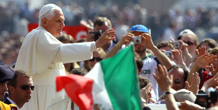 Pope Benedict XVI blesses the faithfull