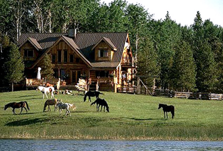 10 luxury dude ranches