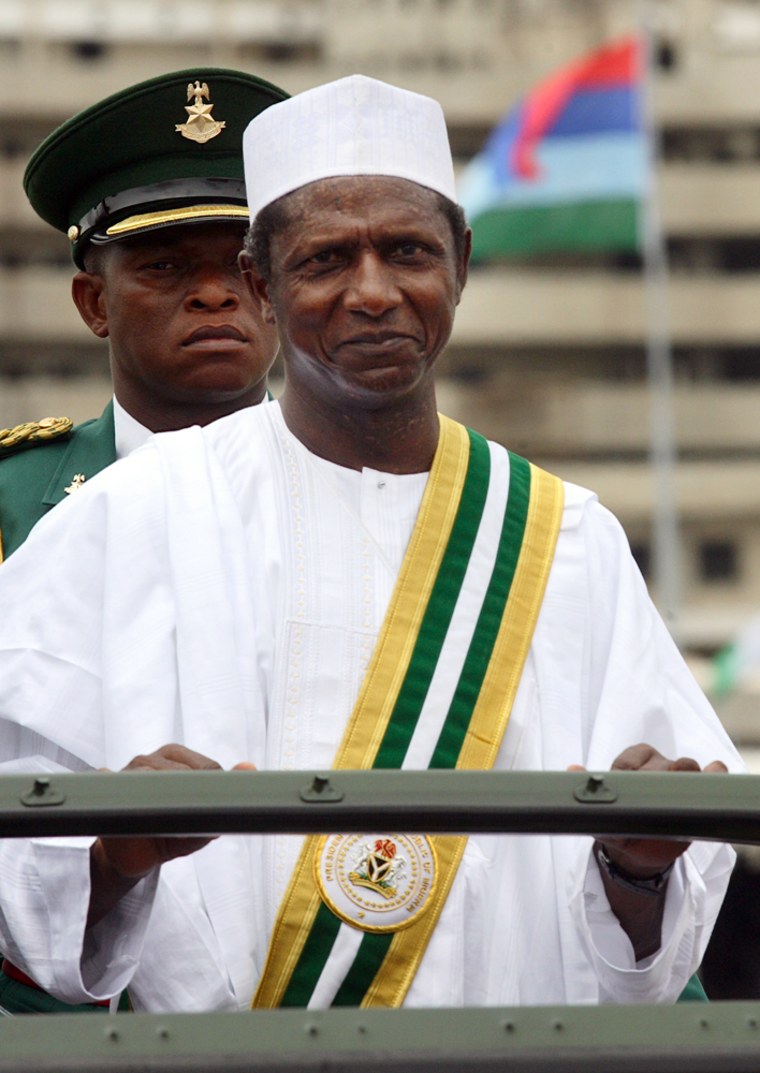 Nigeria's newly elected President Umaru Yar'Adua was sworn in in Abuja, Nigeria, on Tuesday, ending Olusegun Obasanjo's rule.