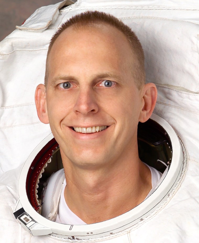 Clayton C. Anderson 
Mission Specialist/Expedition 15/16 Flight Engineer
