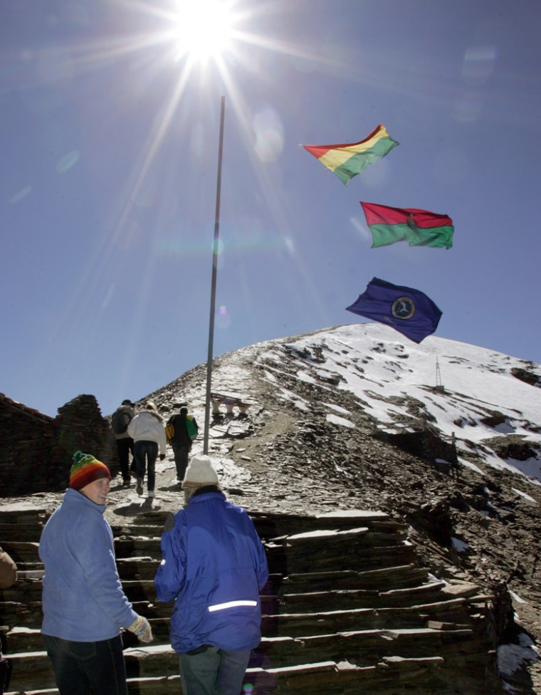German tourists climb up 05 June, 2007 t