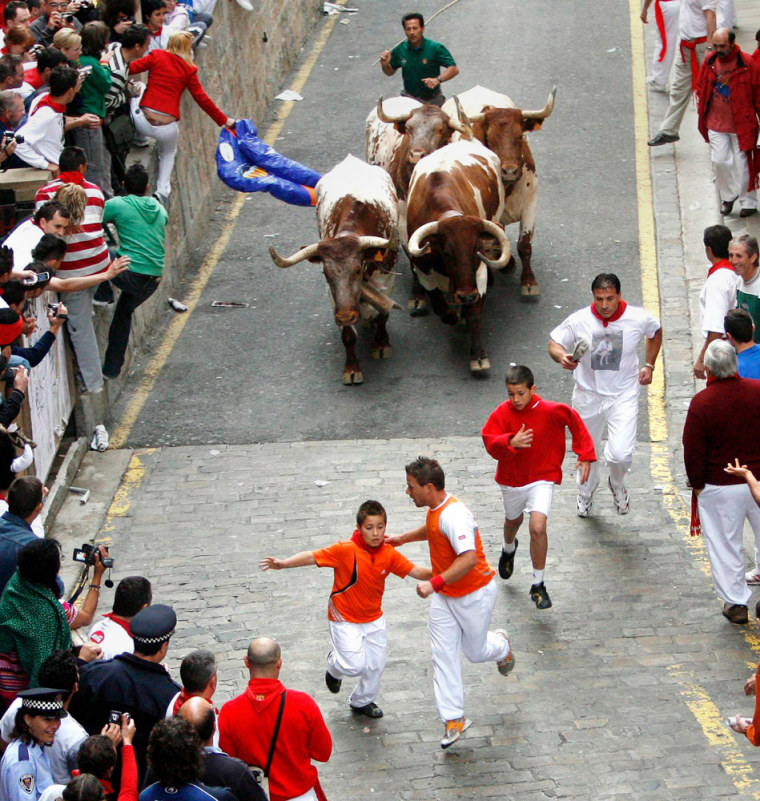 Father is suspended of his rights to visit his son after they took part in a bull run