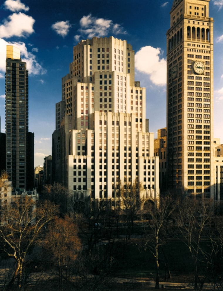 The Manhattan skyscraper in the center of this image houses the U.S. headquarters of financial services giant Credit Suisse — and is cooled partly by ice.