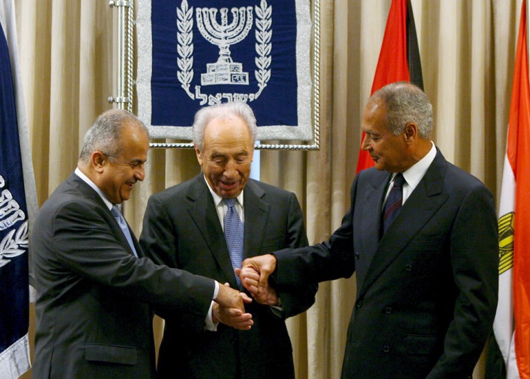 Israeli President Shimon Peres meets Arab League foreign ministers in Jerusalem
