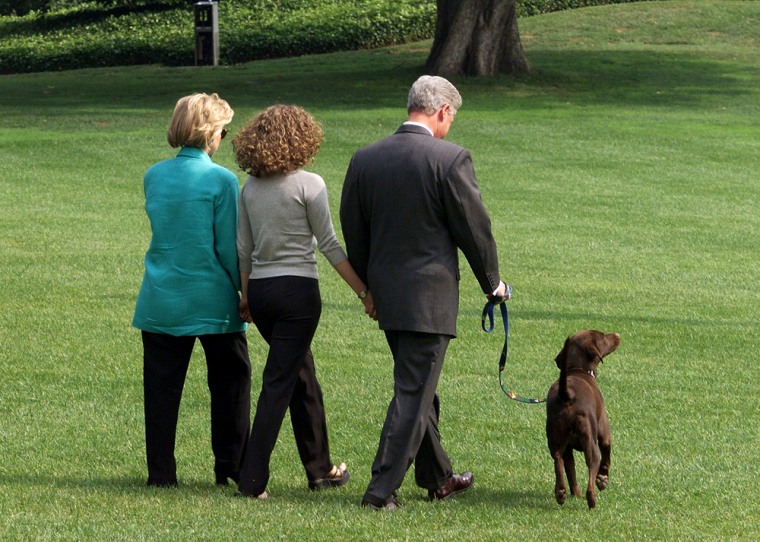 US President Bill Clinton (R), First Lady Hillary