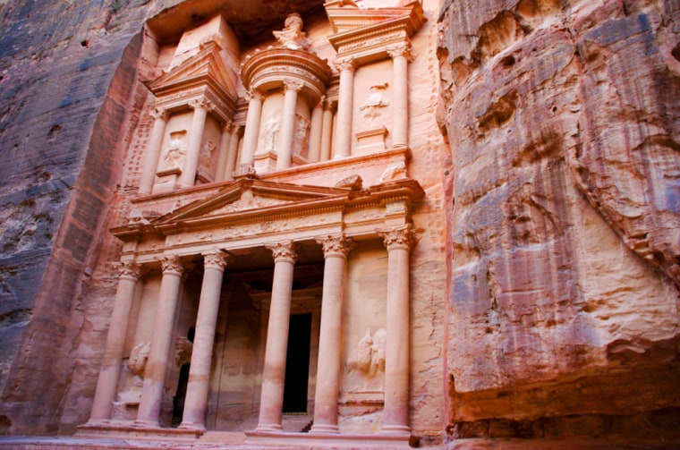 Facade of the Khasneh (´Treasury´) at Petra. Jordan