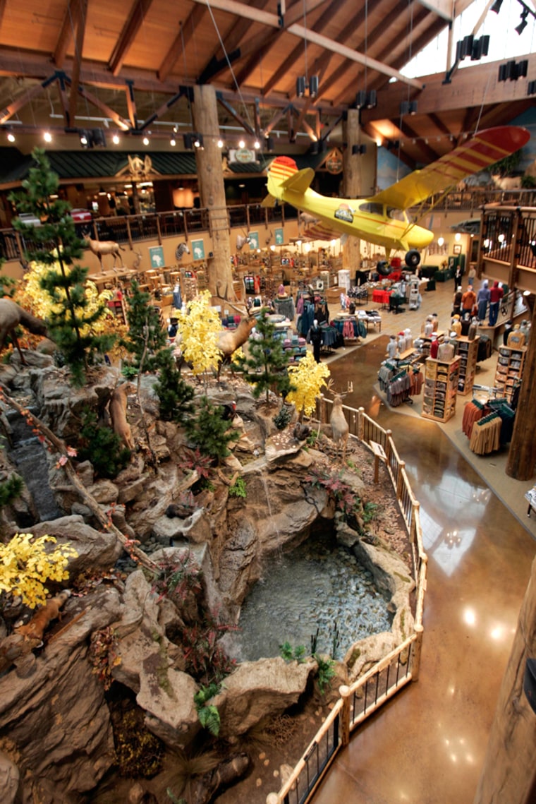 Cabela's store draws tourists in Connecticut