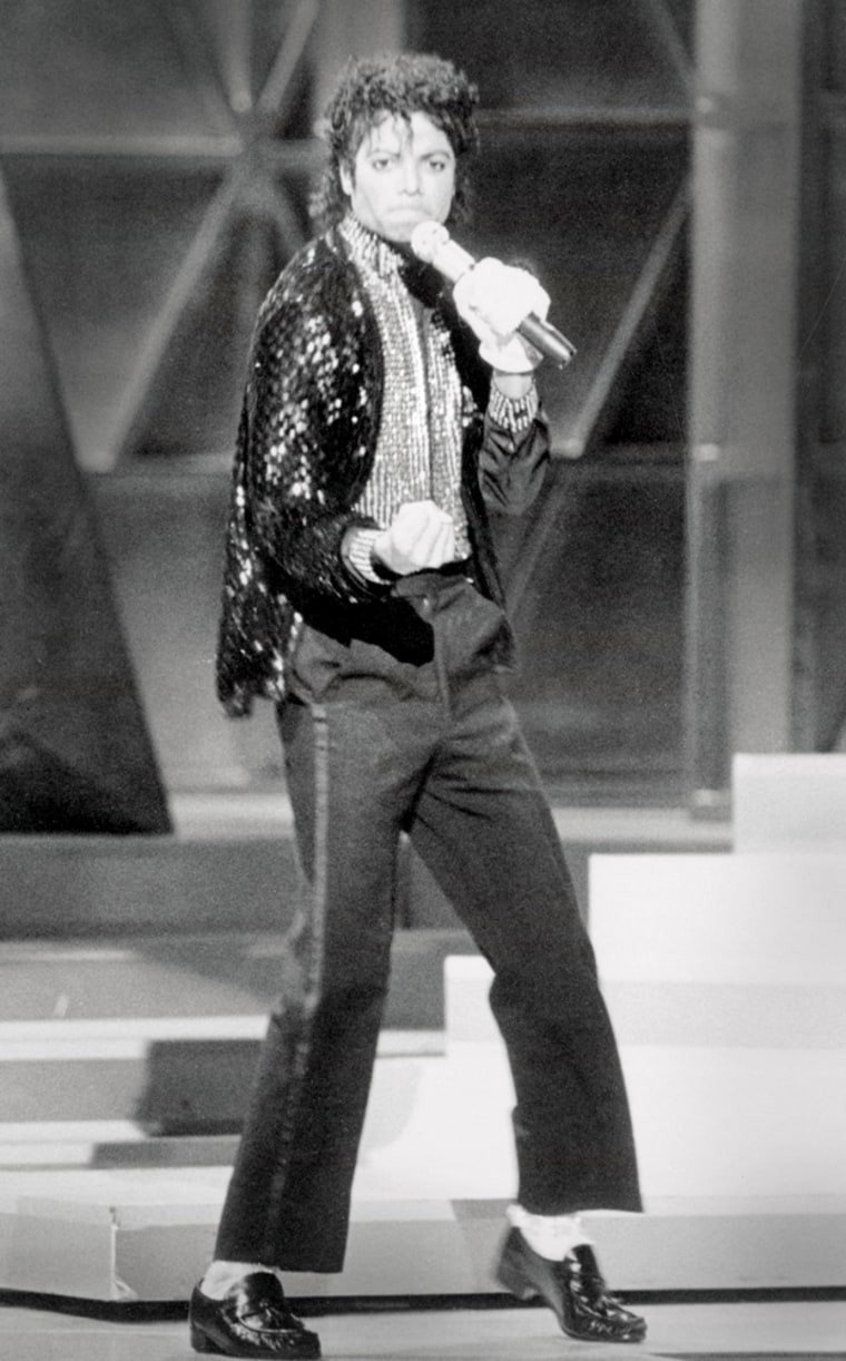 Michael Jackson Performing