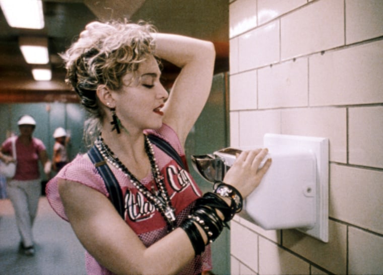 DESPERATELY SEEKING SUSAN, Madonna, 1985. (c) Orion Pictures/ Courtesy: Everett Collection.