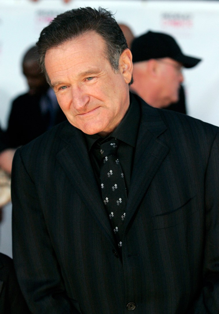 Robin Williams arrives at the 33rd Annual People's Choice Awards on Tuesday, Jan. 9, 2007, in Los Angeles. (AP Photo/Dan Steinberg)