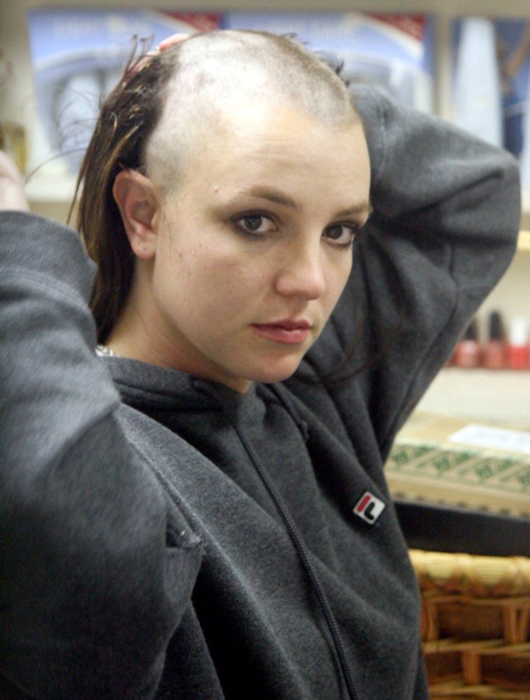 Britney shaves her head_Part2