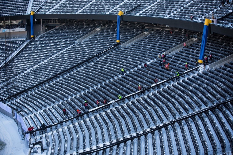 Image: Workers Prepare MetLife Stadium For Superbowl XLVIII