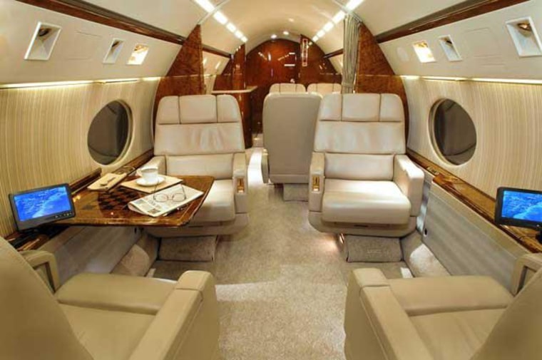 Image: Interior of Gulfstream IVSP N728LB