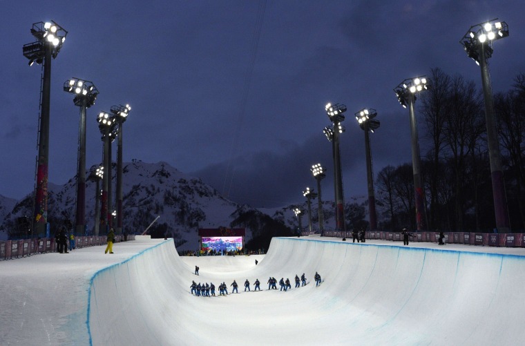 Image: TOPSHOTS-OLY-2014-SNOWBOARD-HALFPIPE-MEN-TRAINING