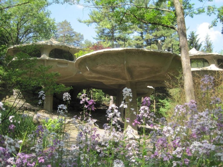 The Mushroom House blends into its New York surroundings in spring.