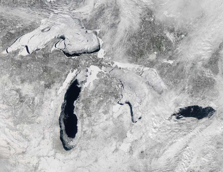 Image: Great Lakes Covered in Ice