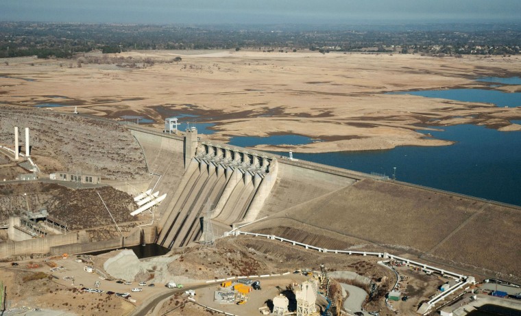 Image: Northern California's Folsom Lake on January 16, 2014.
