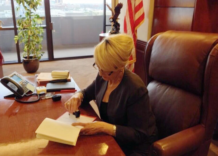 Image: Arizona Governor Jan Brewer vetoes SB 1062