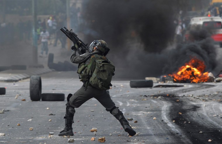 Image: West Bank clashes erupt after Palestinian detainee funeral