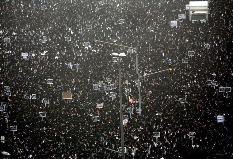 Image: Hundreds of thousands of ultra-Orthodox Jews rally in a massive show of force against plans to force them to serve in the Israeli military