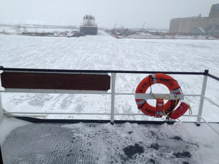 Image: Fozen Lake Superior near the Duluth harbor