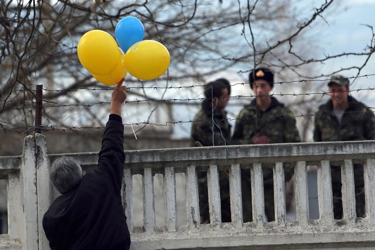 Image: Tensions Grow In Crimea As Diplomatic Talks Continue
