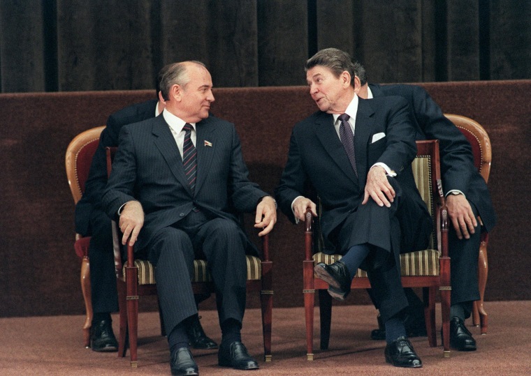 Image: Ronald Reagan and Mikhail Gorbachev in 1985