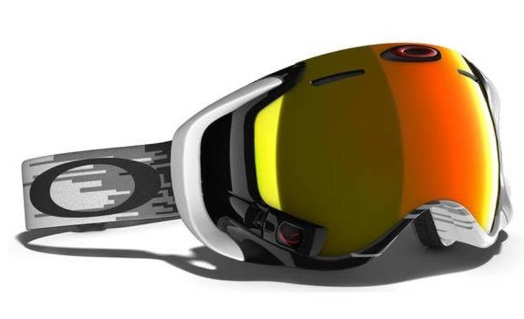 The Airwave goggles (not part of the Google partnership) have a small display that shows altitude, speed, and other skiing statistics.