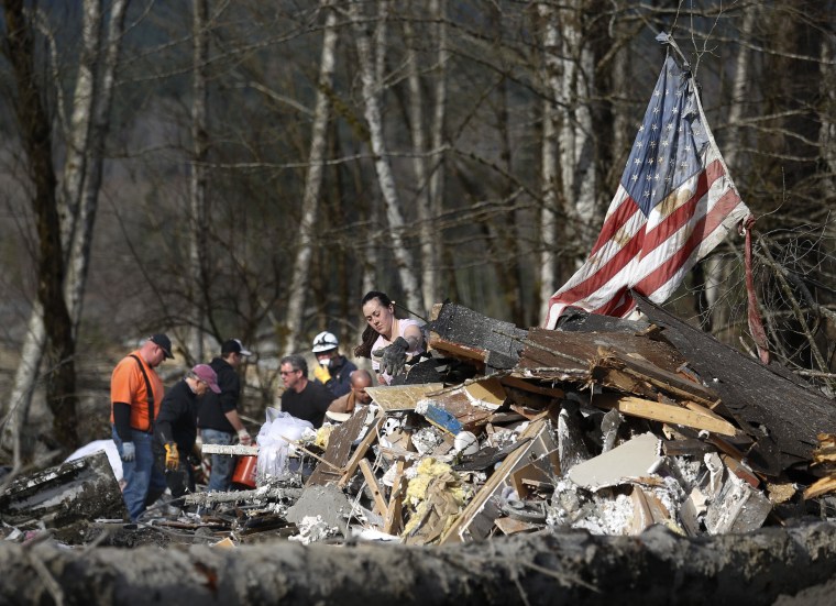 A large number of volunteers turned out Monday March 24, 2014, wanting to help with the search in Oso, Washington. (AP Photo /The Herald, Dan Bates)