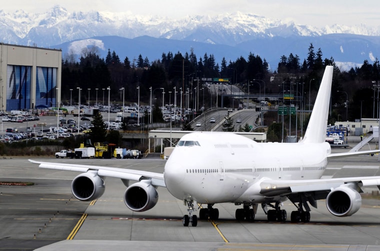 FAA orders Boeing to immediately fix a potentially dangerous software glitch on the Boeing 747-8 airliner