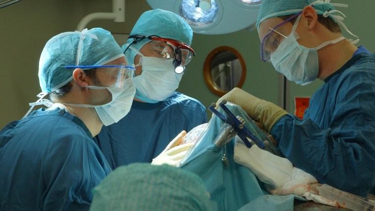 A new study finds hospitals are underusing minimally invasive surgery.
