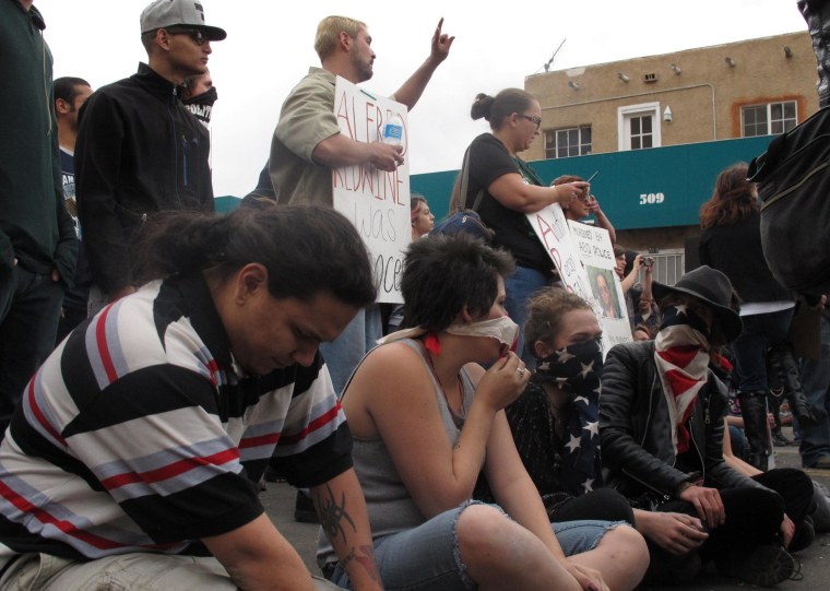 Image:Protesters staging a sit-in during the demonstrations in Albuquerque, N.M.