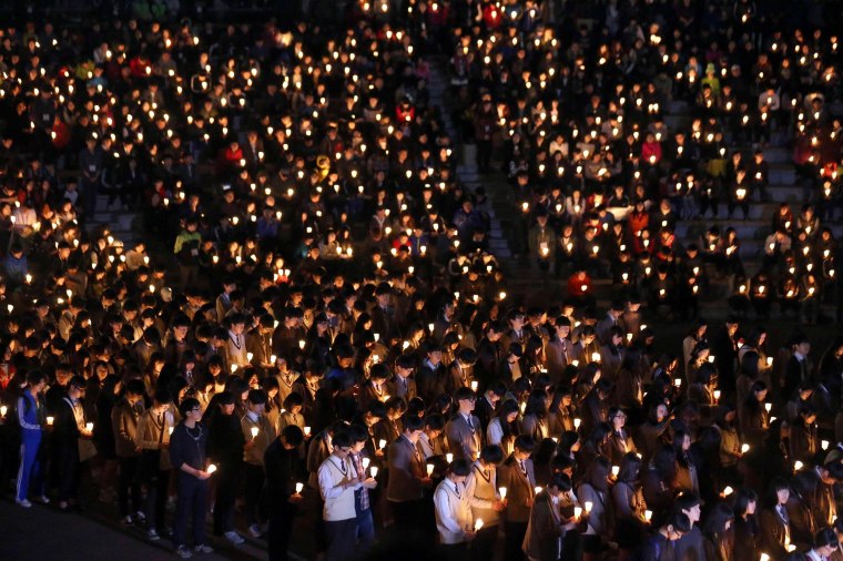 South Korean Students Hold Vigil for Missing Ferry Passengers