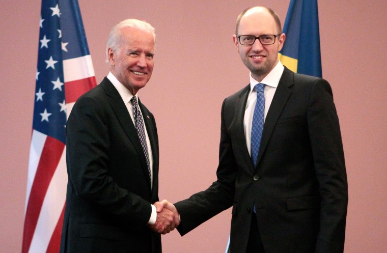 Image: Joe Biden meets Arseniy Yatsenyuk