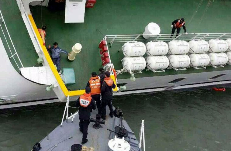 Image: Ferry sinking off South Korea