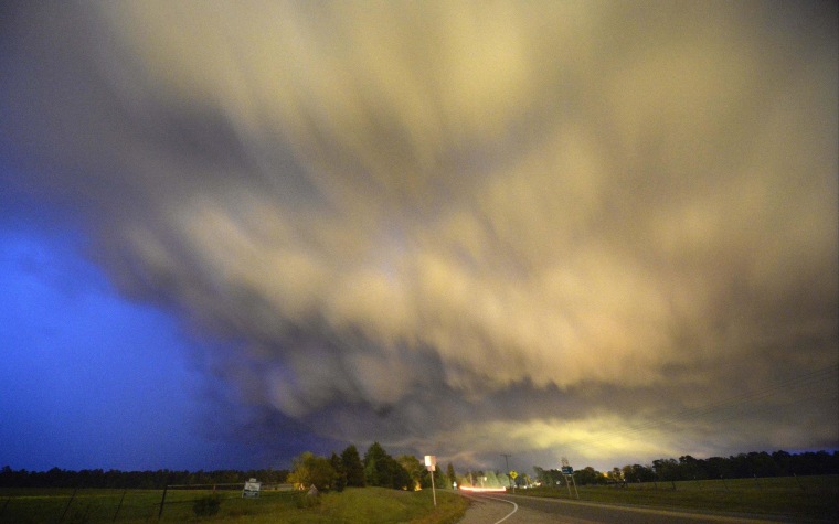 Image: Low-level thunderstorm supercell passes over the area of Hampton