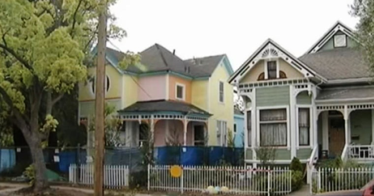 Image: A house was remodeled to look like the home from \"Up\"